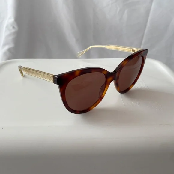 GUCCI Cat Eye Havana White Crystal Brown 54 mm Women\'s Sunglasses - NWT Amazon.com: Gucci Square/Rectangle Sunglasses Havana Crystal  main image 4